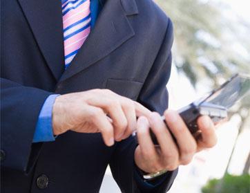 سعودي يطلب الزواج بإرسال “sms” لوالد فتاة أحلامه 